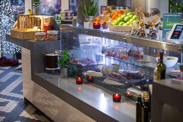 Snack bar