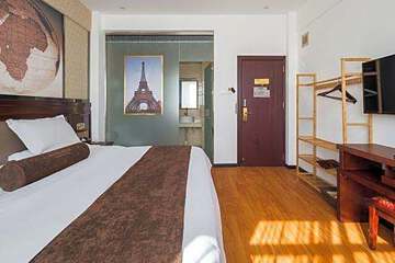 Photo 10