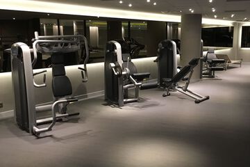 Ropes course (team building)