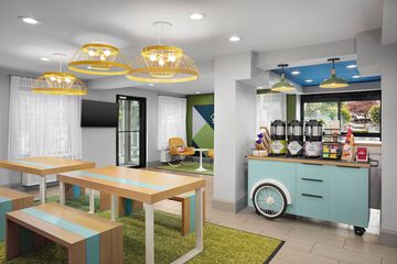 Breakfast/Coffee Service 18 of 24