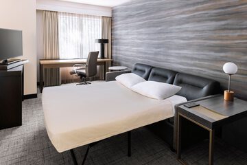 Room 30 of 47