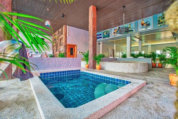 Poolside bar