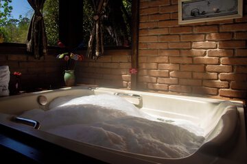 Jetted tub