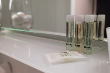 Bathroom amenities
