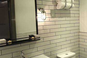 Bathroom sink
