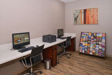 Business Center 36 of 36