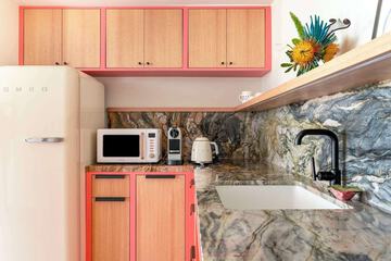 Private kitchenette