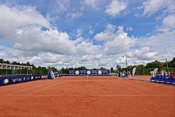 Tennis court
