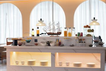 Breakfast buffet