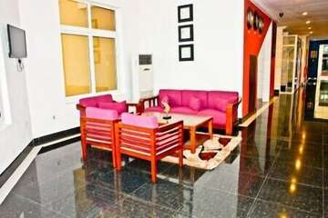 Lobby lounge