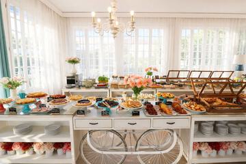 Breakfast buffet