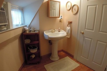 Bathroom sink
