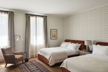 Room 10 of 37