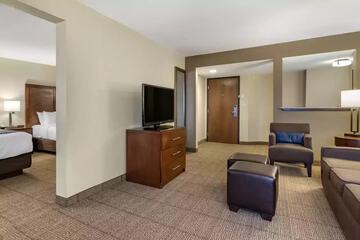 Room 33 of 57