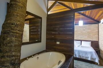 Deep soaking bathtub