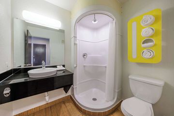 Room 25 of 25