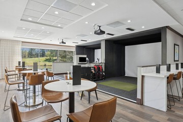 Indoor golf driving range