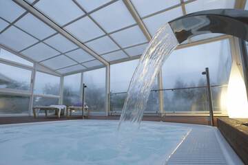 Indoor spa tub