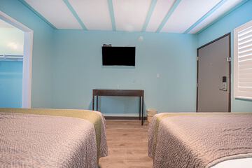 Room 28 of 35