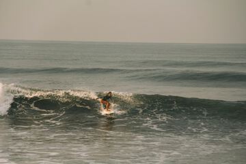 Surfing/boogie boarding