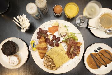Breakfast meal