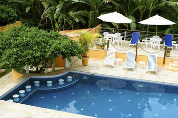 Poolside bar