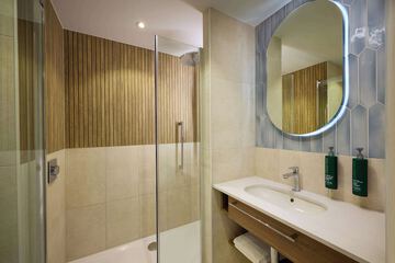 Bathroom shower