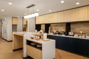 Breakfast/Coffee Service 30 of 34