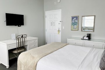 Room 102 of 149