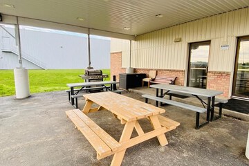 BBQ/picnic area