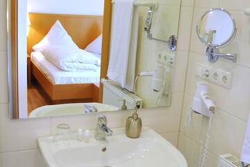 Bathroom sink