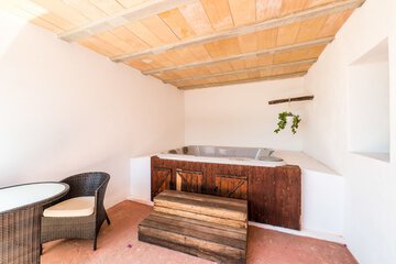 Jetted tub