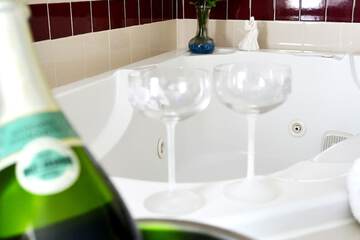 Jetted tub