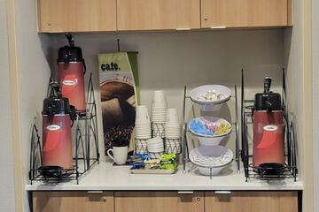 Breakfast/Coffee Service 28 of 30