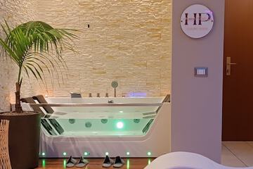Private spa tub