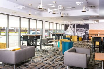 Lobby lounge