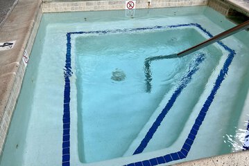 Indoor spa tub