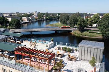 Rooftop pool