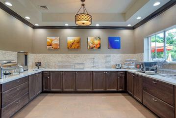 Breakfast area