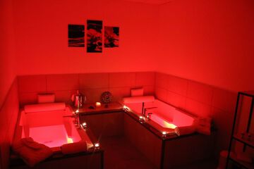 Deep soaking bathtub