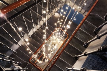 Handrails in hallways