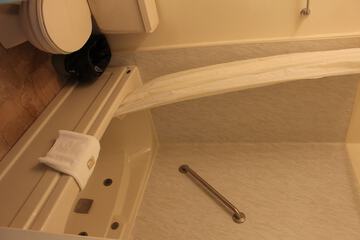 Jetted tub