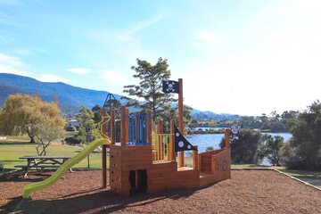 Children's play area - outdoor