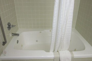 Jetted tub