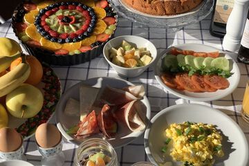 Breakfast meal