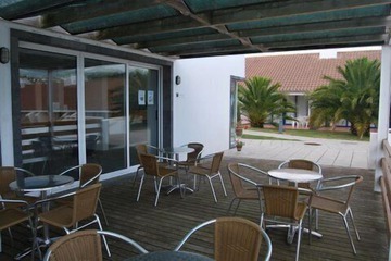 Snack bar
