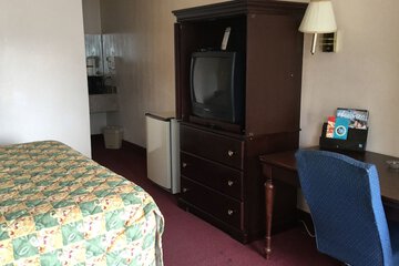 Room 7 of 19