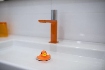 Bathroom sink