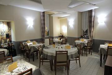 Food court