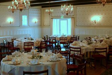 Banquet hall